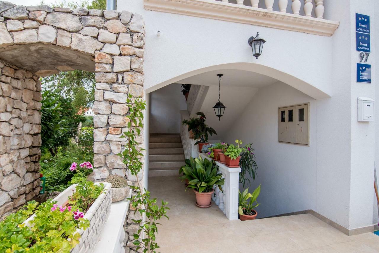 Apartman Bilac Vodice Bagian luar foto